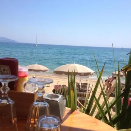 Holiday home House Maison 6 Pieces 9 Couchages 2 Le Lavandou
